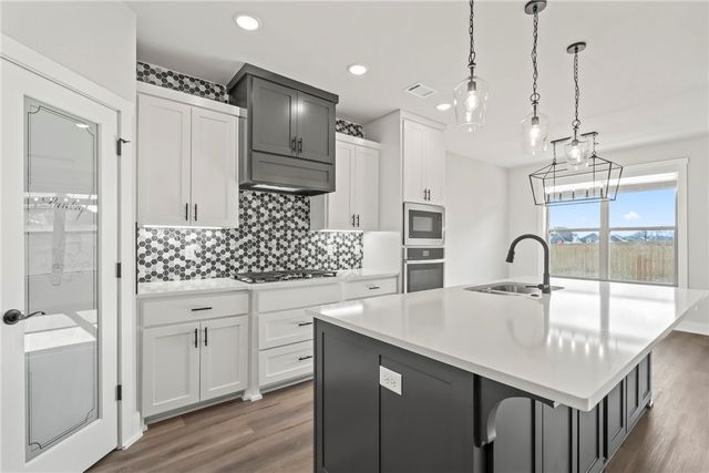 7101 Orange Avenue, Bentonville, AR 72714