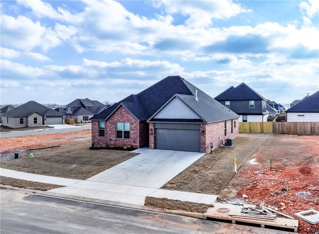 7101 Orange Avenue, Bentonville, AR 72714