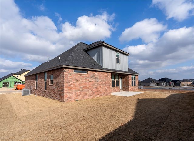 7101 Orange Avenue, Bentonville, AR 72714