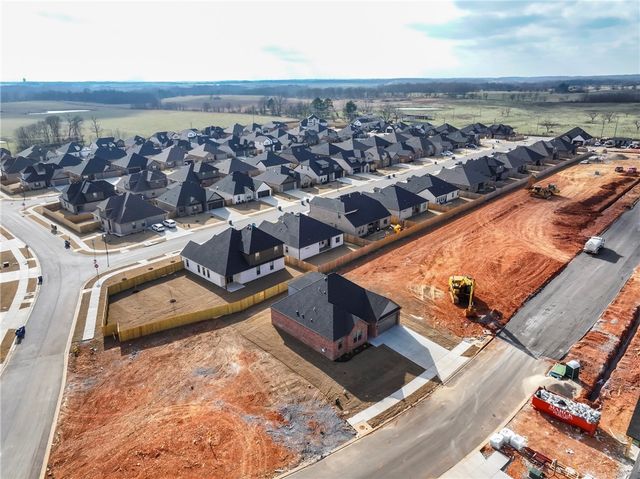 7101 Orange Avenue, Bentonville, AR 72714