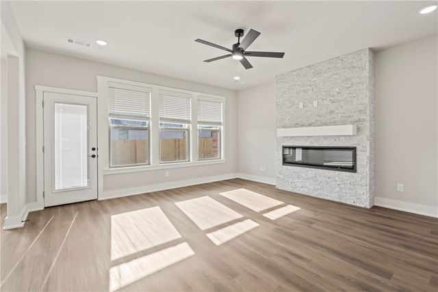 7101 Orange Avenue, Bentonville, AR 72714