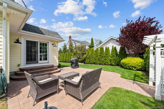 9 Hendrickson Avenue, Rockville Centre, NY 11570