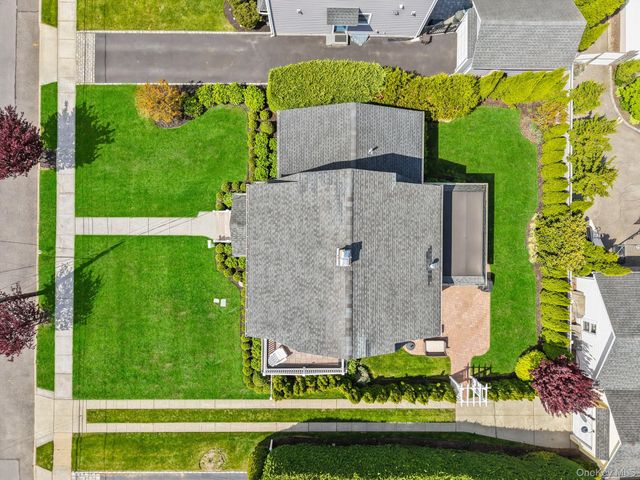 9 Hendrickson Avenue, Rockville Centre, NY 11570