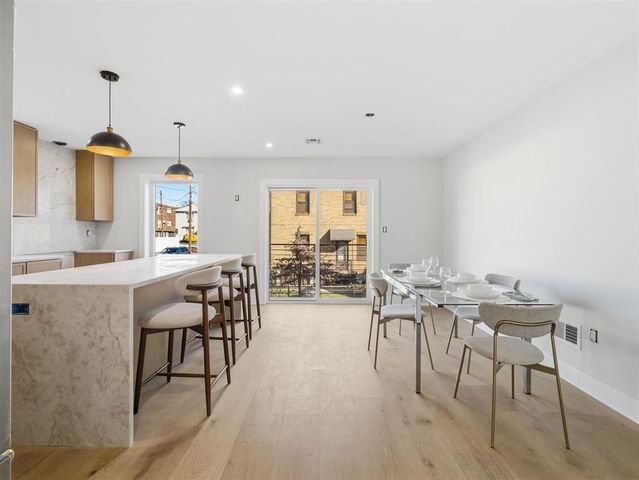 140A WEIGANDS LANE, Secaucus, NJ 07094