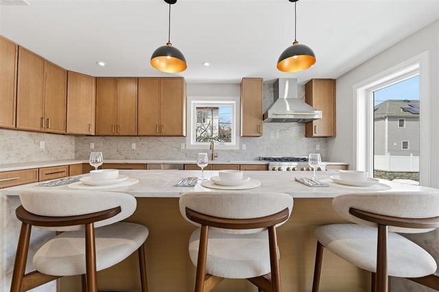 140A WEIGANDS LANE, Secaucus, NJ 07094