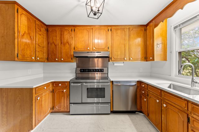 108 Maureen Dr, Hendersonville, TN 37075