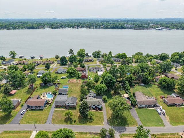 108 Maureen Dr, Hendersonville, TN 37075