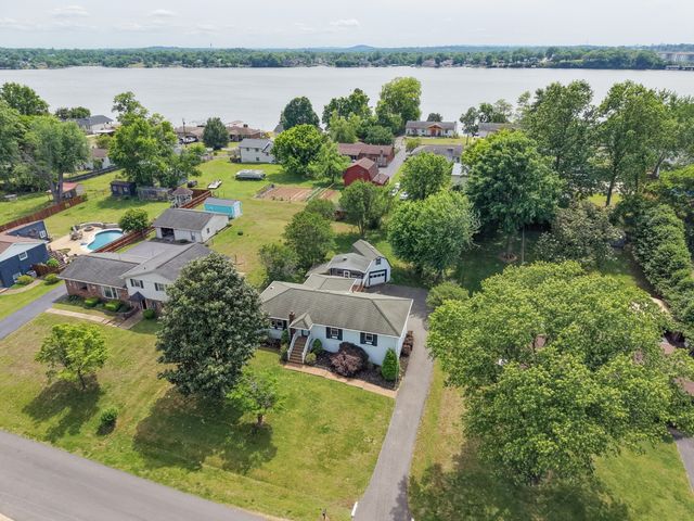 108 Maureen Dr, Hendersonville, TN 37075