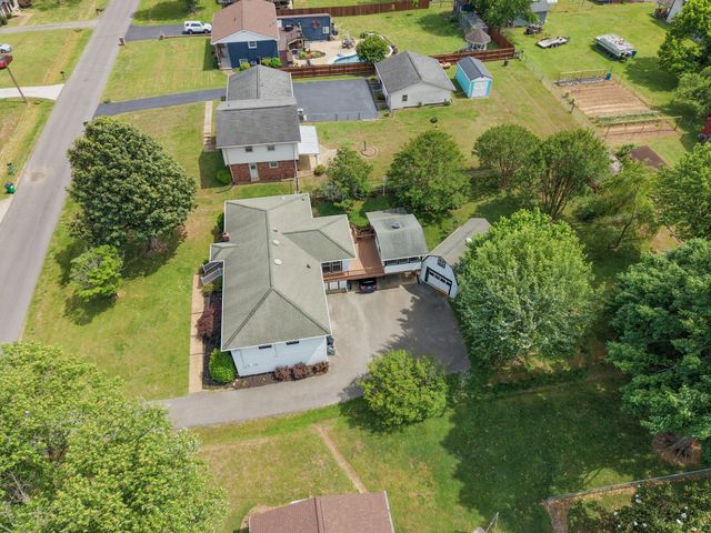 108 Maureen Dr, Hendersonville, TN 37075