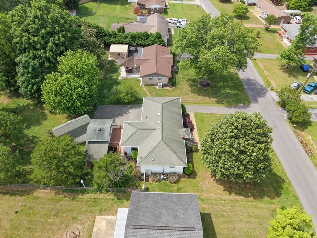 108 Maureen Dr, Hendersonville, TN 37075