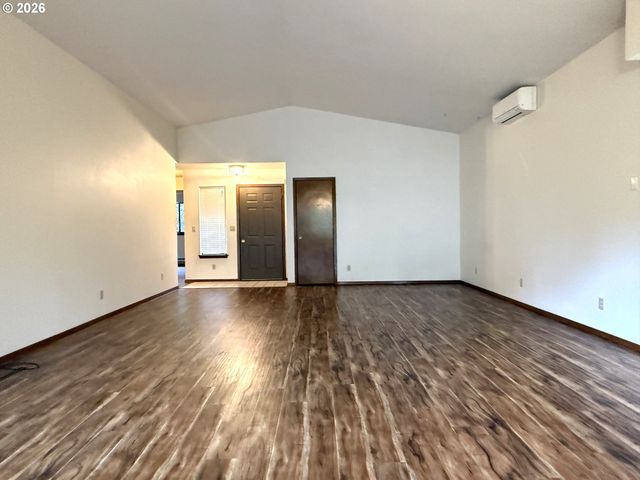 1475 GLENWOOD Dr, Brookings, OR 97415