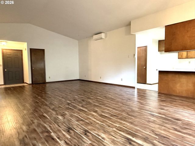 1475 GLENWOOD Dr, Brookings, OR 97415