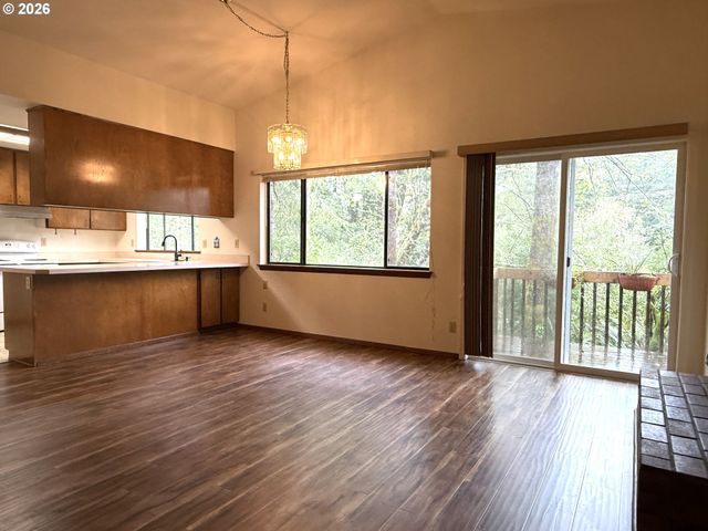 1475 GLENWOOD Dr, Brookings, OR 97415