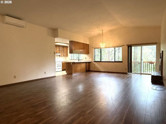 1475 GLENWOOD Dr, Brookings, OR 97415