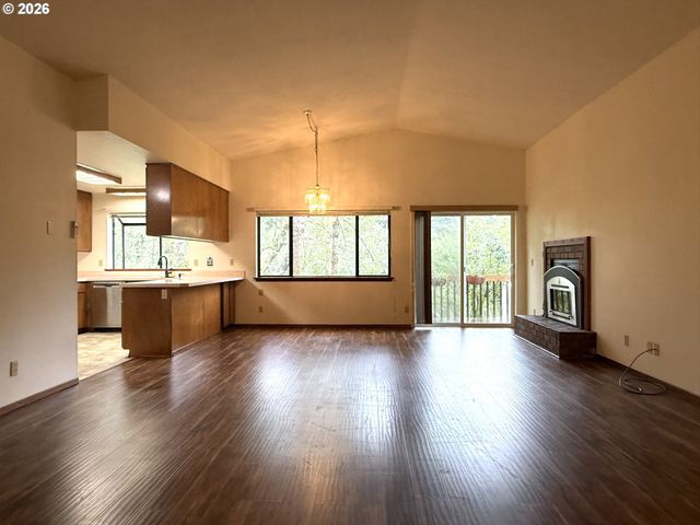 1475 GLENWOOD Dr, Brookings, OR 97415