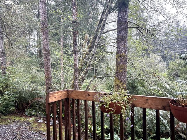1475 GLENWOOD Dr, Brookings, OR 97415