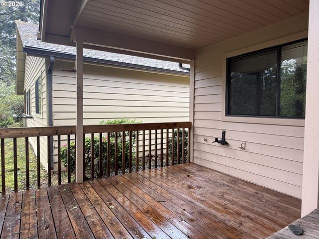 1475 GLENWOOD Dr, Brookings, OR 97415