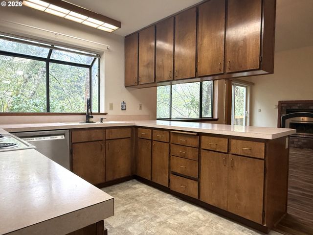 1475 GLENWOOD Dr, Brookings, OR 97415