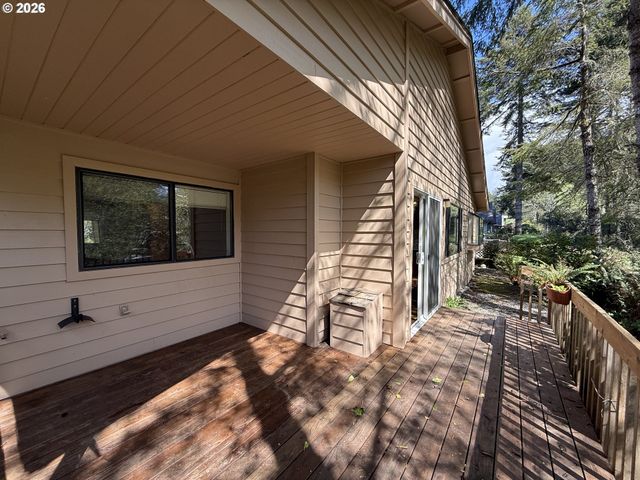 1475 GLENWOOD Dr, Brookings, OR 97415