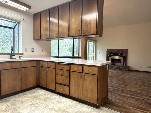 1475 GLENWOOD Dr, Brookings, OR 97415
