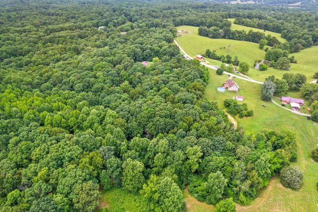 2430 Underwood Rd, Cunningham, TN 37052