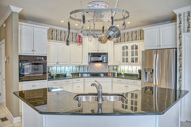 4113 Plantation Dr, Cookeville, TN 38506