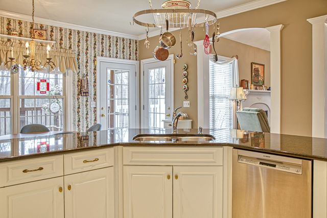 4113 Plantation Dr, Cookeville, TN 38506