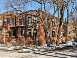 2701 N Whipple Street, Chicago, IL 60647