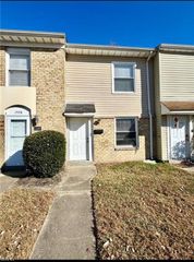 1560 Darren CIR, Portsmouth, VA 23703