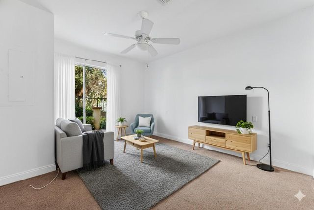 2469 NE 14 Street, Pompano Beach, FL 33062