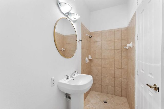 2469 NE 14 Street, Pompano Beach, FL 33062