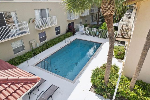 2469 NE 14 Street, Pompano Beach, FL 33062