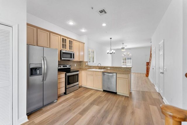 2469 NE 14 Street, Pompano Beach, FL 33062