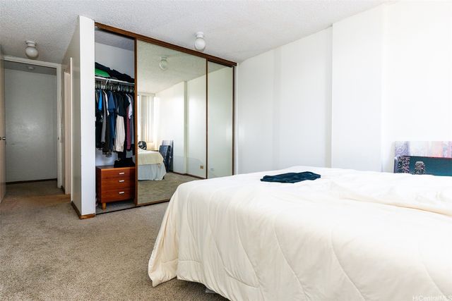 922 McCully Street, Honolulu, HI 96826