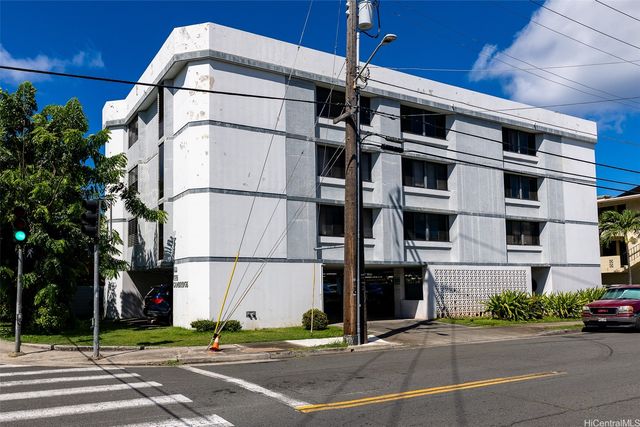 922 McCully Street, Honolulu, HI 96826
