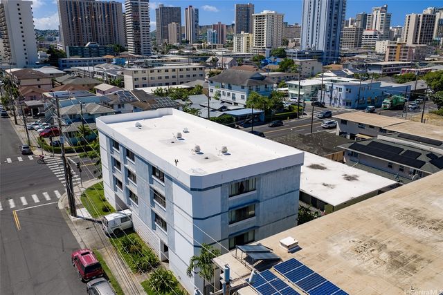 922 McCully Street, Honolulu, HI 96826