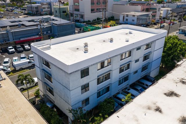 922 McCully Street, Honolulu, HI 96826