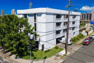 922 McCully Street, Honolulu, HI 96826