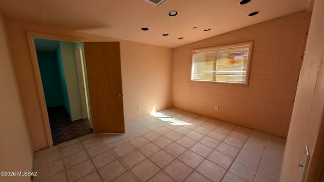25 E Los Reales Road, Tucson, AZ 85756