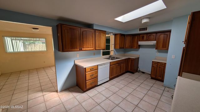 25 E Los Reales Road, Tucson, AZ 85756