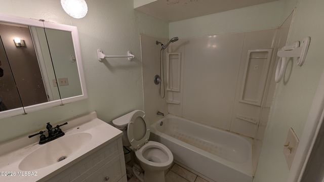 25 E Los Reales Road, Tucson, AZ 85756