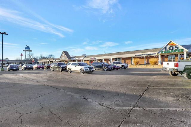 804 Eastwood Drive 7, Mahomet, IL 61853