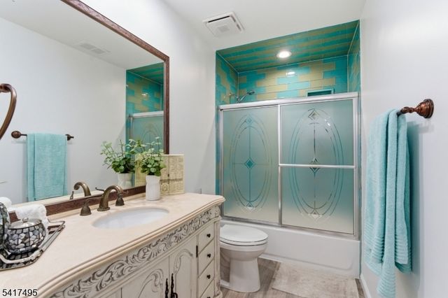 44 Linberger Dr, Bridgewater Twp., NJ 08807