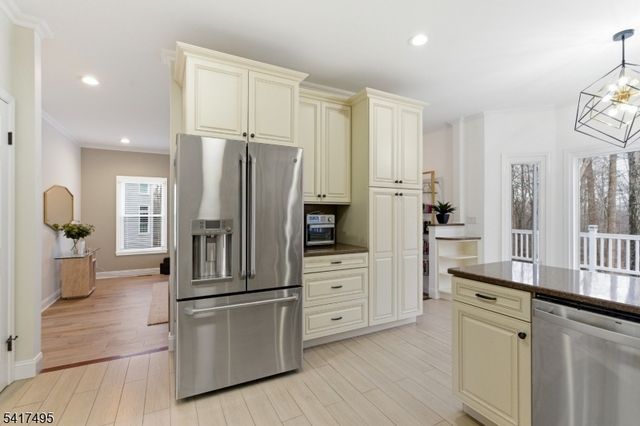 44 Linberger Dr, Bridgewater Twp., NJ 08807