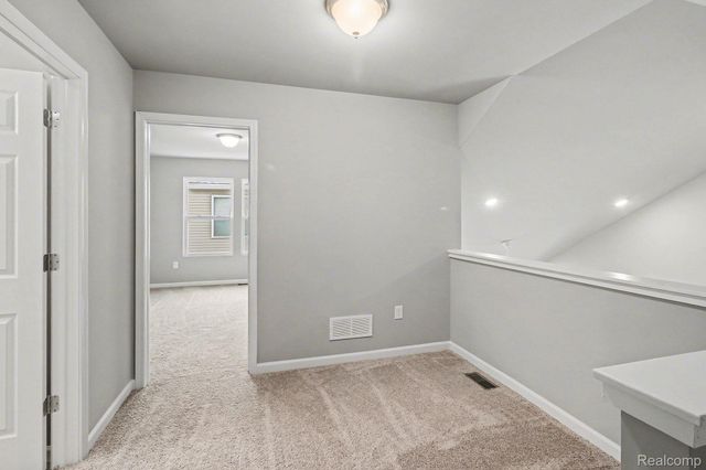 386 Dorchester Drive, Howell, MI 48855