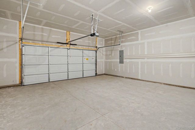 386 Dorchester Drive, Howell, MI 48855