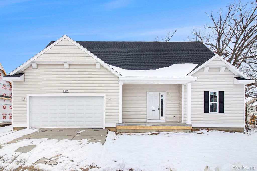 386 Dorchester Drive, Howell, MI 48855