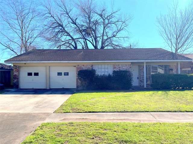 9011 Alcott Drive, Houston, TX 77080