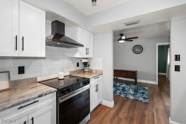 1702 SE 5th CT, Cape Coral, FL 33990