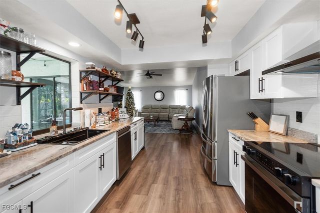 1702 SE 5th CT, Cape Coral, FL 33990